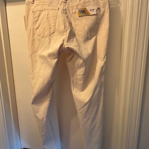 YMI Mid Rise White Skinny Jeans BNWT - Picture 4 of 4